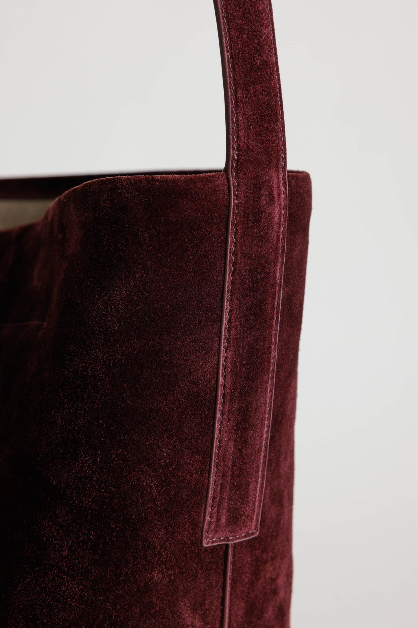 Yu Mei | Teresa Tote - Fire Suede