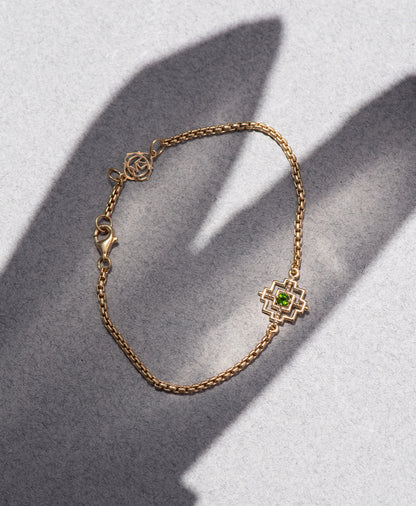 Zoe & Morgan | Centered Bracelet - Gold/Chrome Diopside