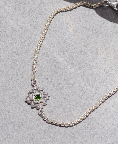 Zoe & Morgan | Centered Bracelet - Silver/Chrome Diopside