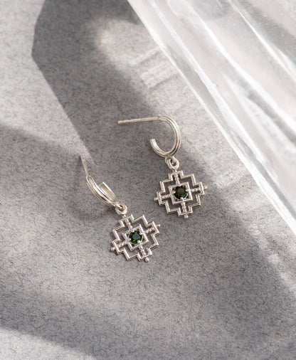 Zoe & Morgan | Centered Earrings - Silver/Chrome Diopside