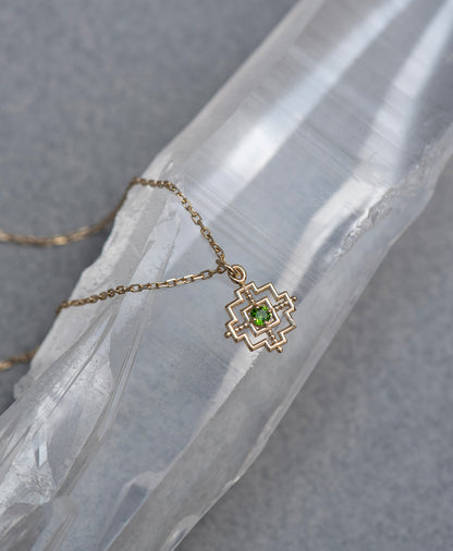 Zoe & Morgan | Centered Necklace - Gold/Chrome Diopside