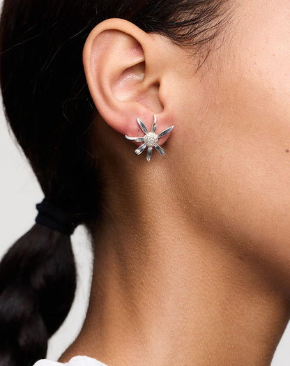 Meadowlark | Daisy Earrings Medium - Silver