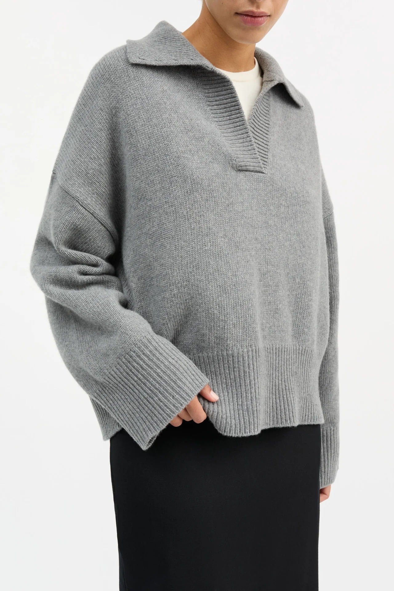 Skall Studio | Dean V-Neck Jumper - Grey Melange