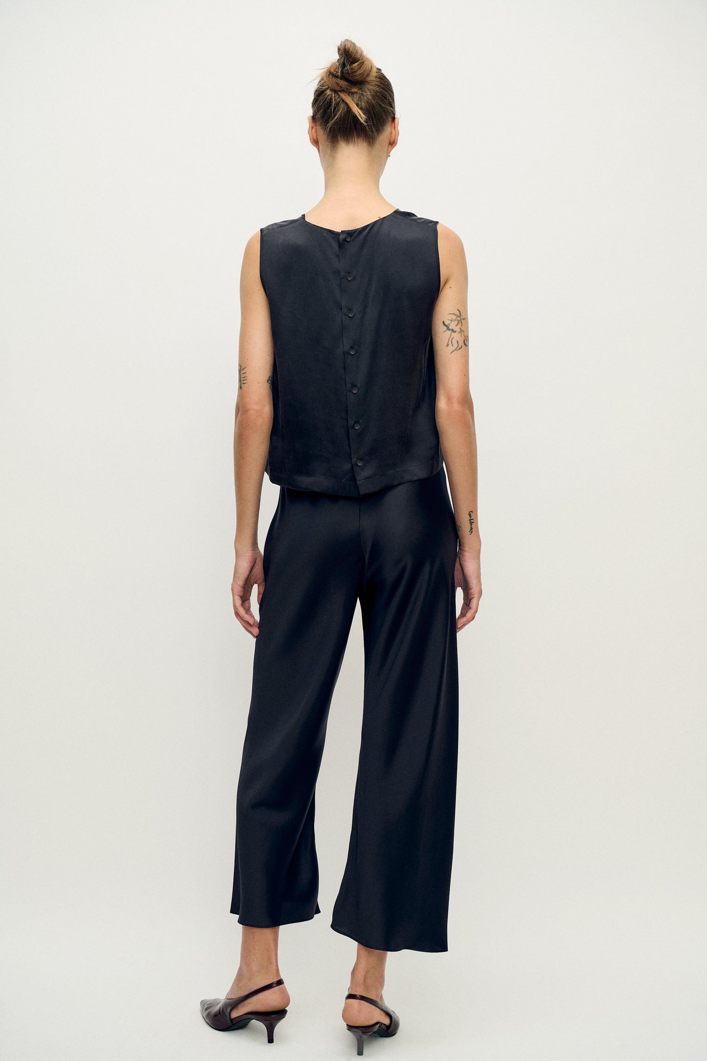 Silk Laundry | Elena Top - Black