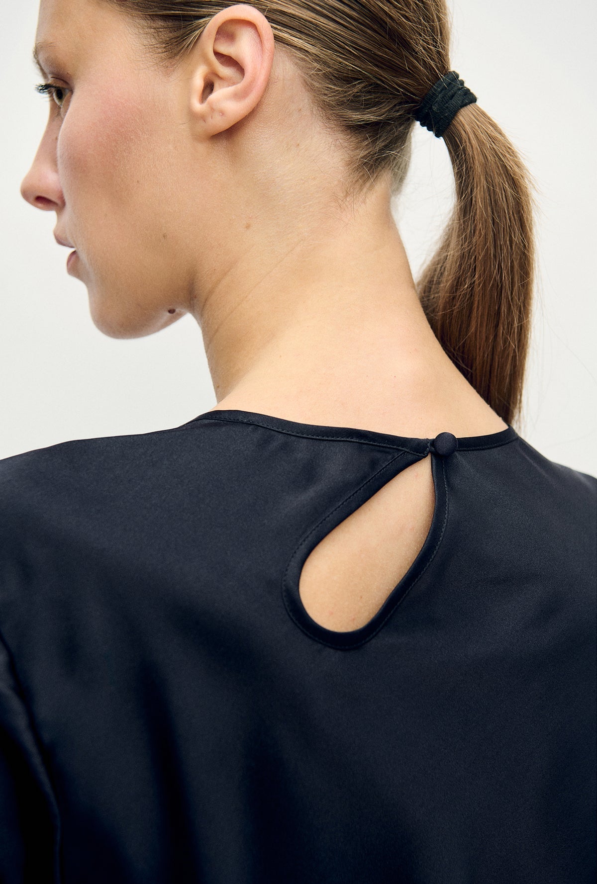 Silk Laundry | Long Sleeve Bias Top - Black Satin