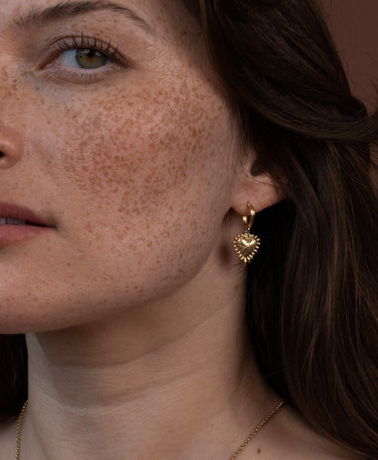 Zoe & Morgan | Mini Heart Rays Earrings - Gold
