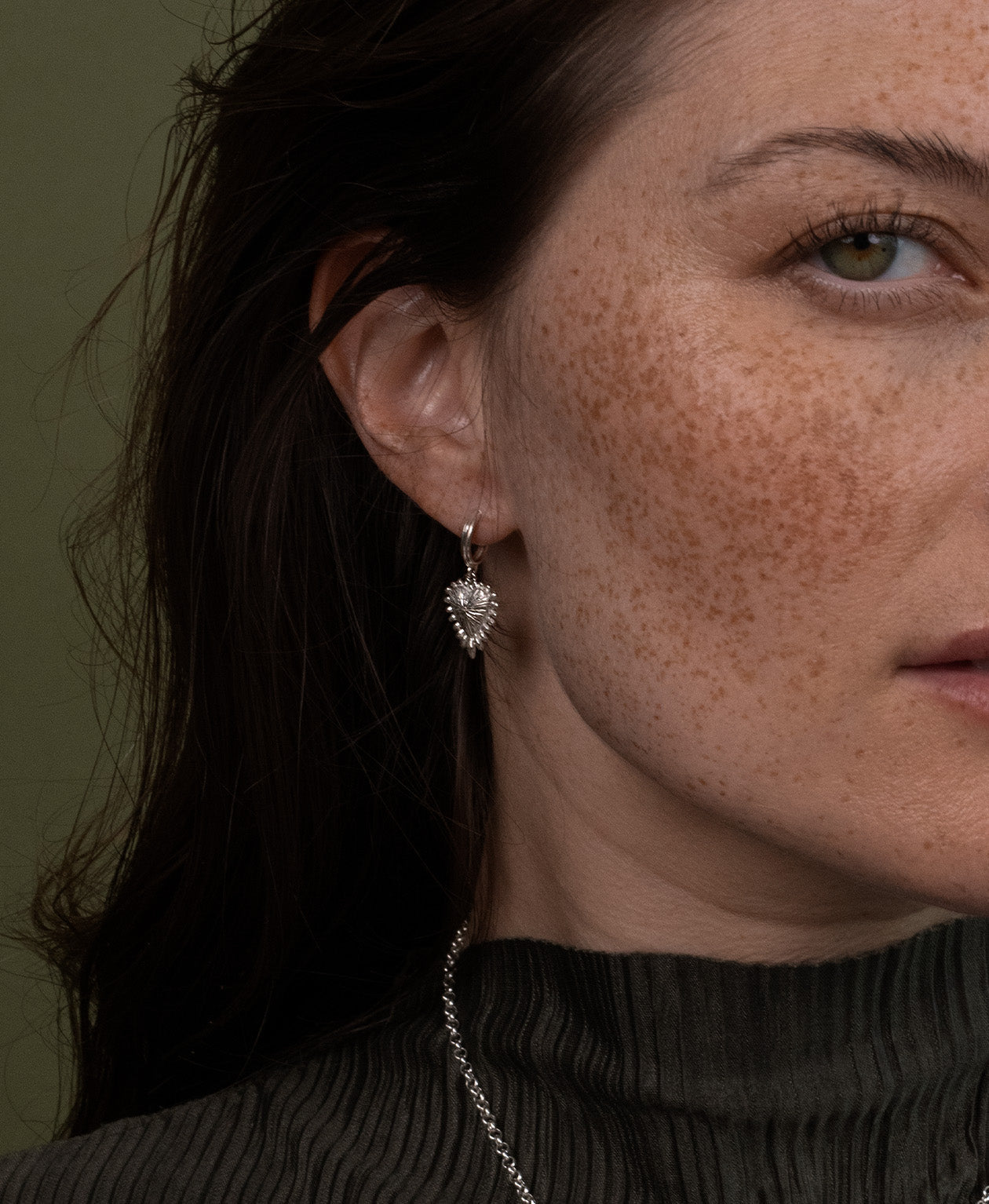 Zoe & Morgan | Mini Heart Rays Earrings - Silver