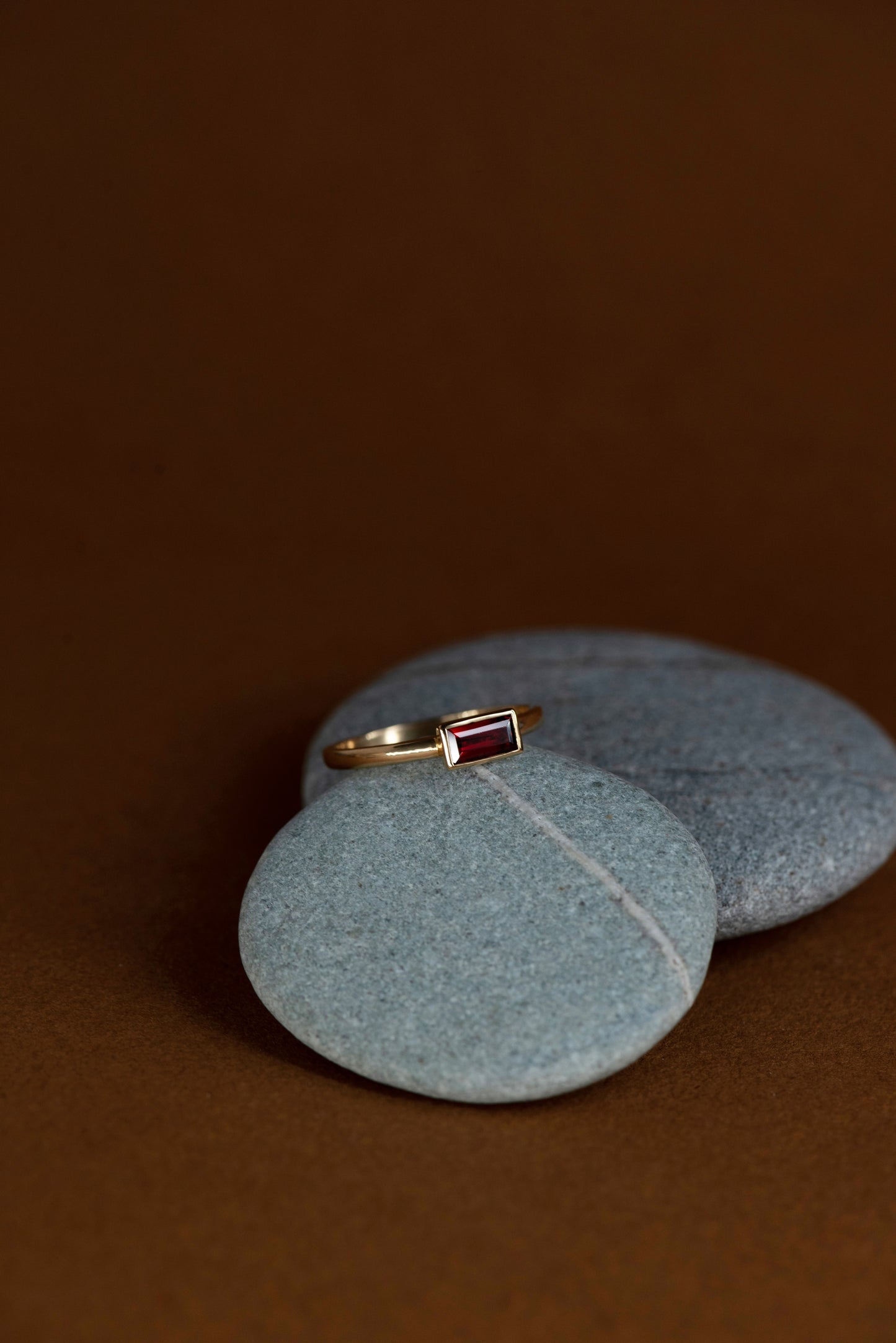Zoe & Morgan | Mon Petit Stacking Ring - Gold/Baguette Garnet