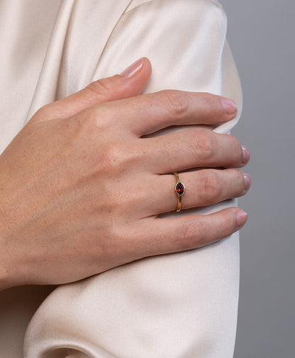 Zoe & Morgan | Mon Petit Stacking Ring - Gold/Oval Garnet