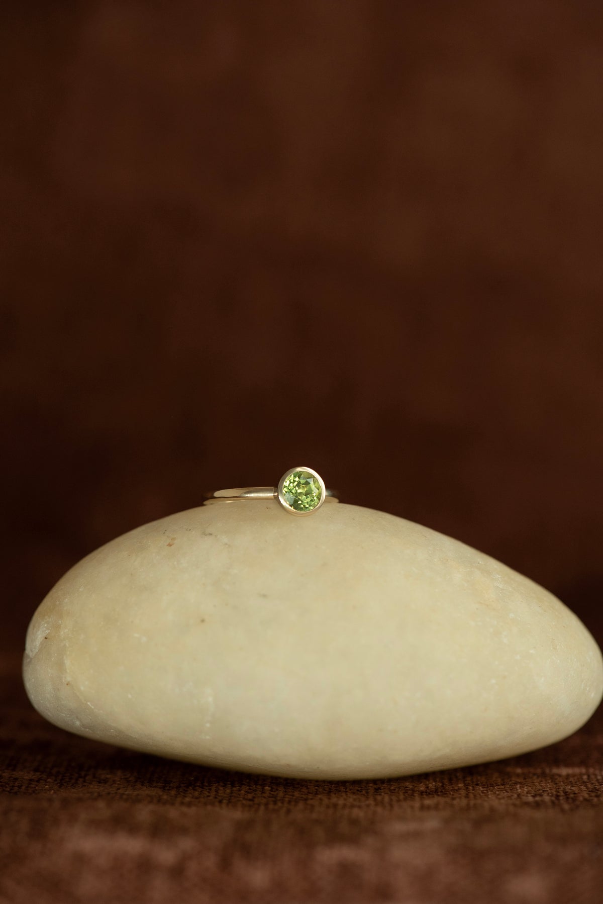 Zoe & Morgan | Mon Petit Stacker Ring - Gold With Peridot