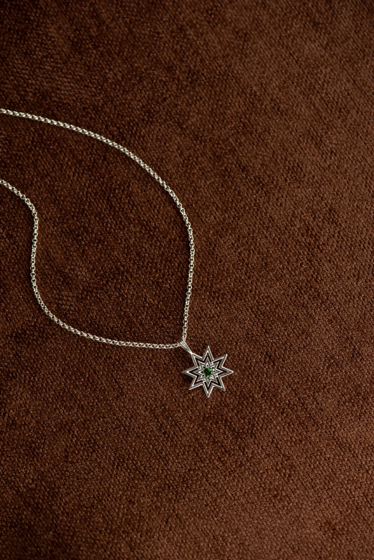 Zoe & Morgan | Nora Necklace - Silver With Chrome Diopside