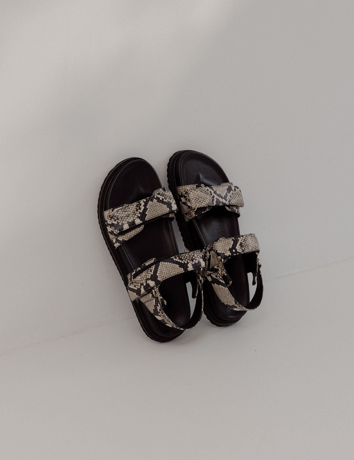 La Tribe | Isla Sandal - Snake/Black