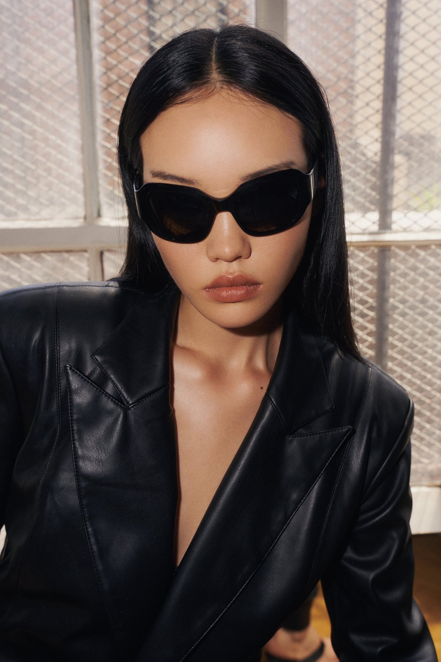 Shevoke | Jen 001 - Black