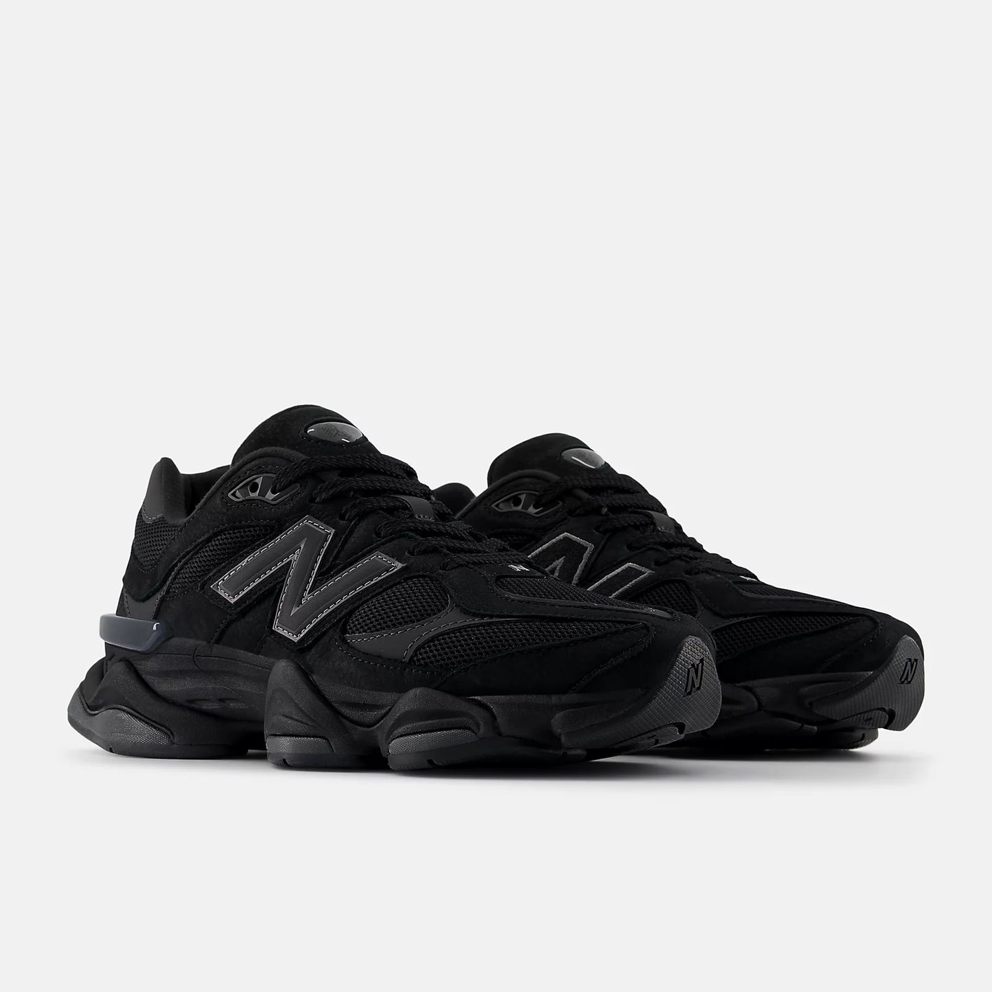 New Balance | 9060 - Black with black cement