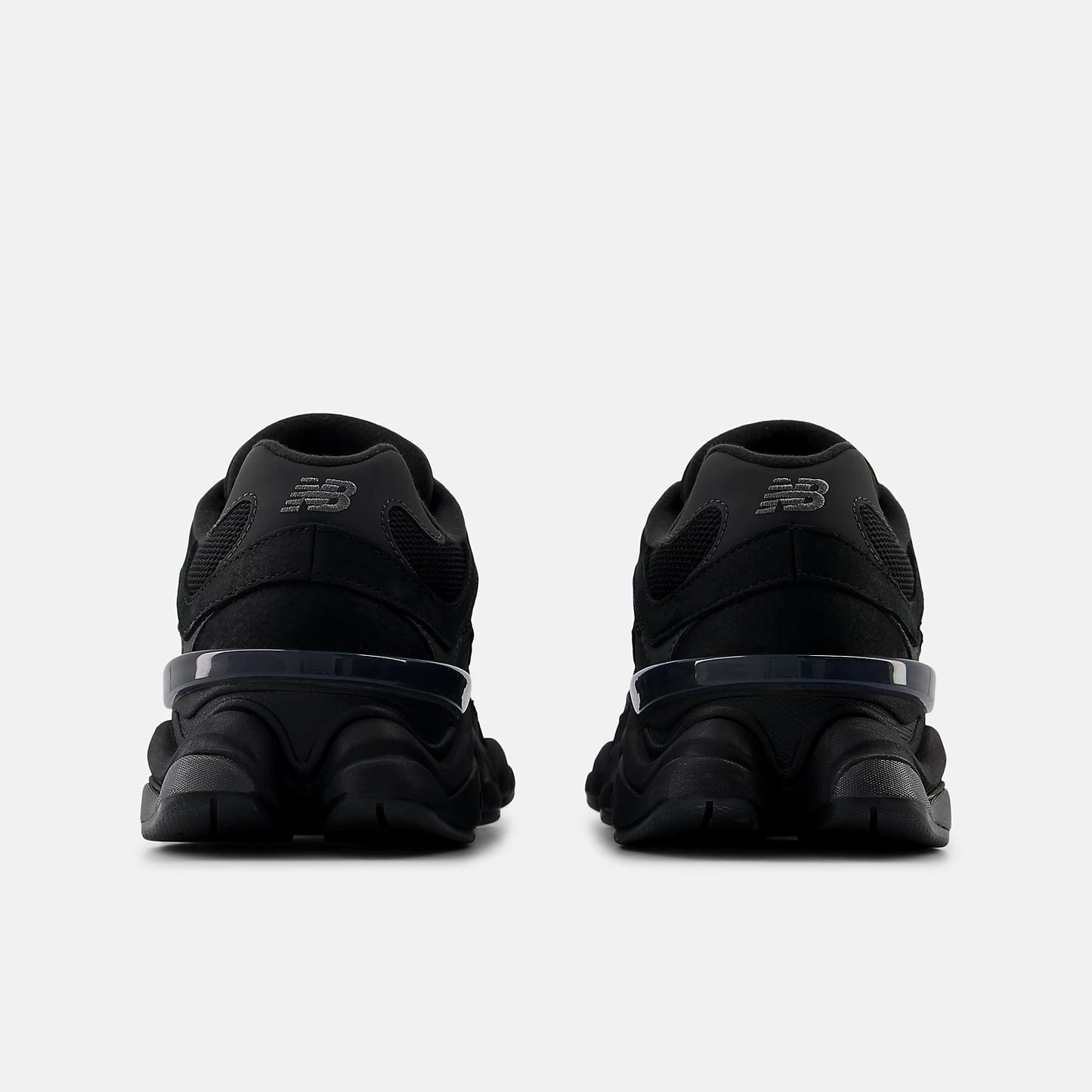 New Balance | 9060 - Black with black cement
