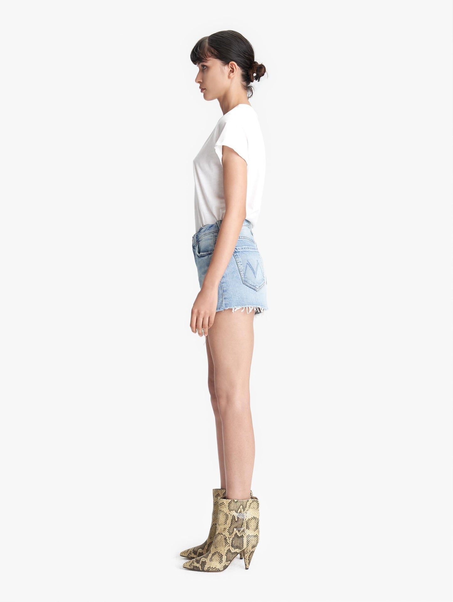 Mother Denim | The Tomcat Kick Fray Short - True Confessions