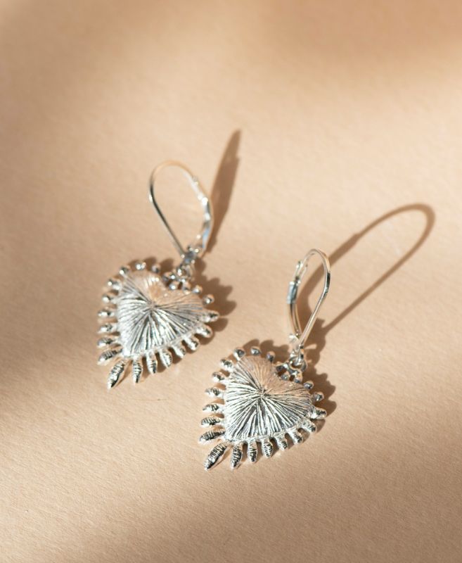 Zoe & Morgan | Heart Rays Earrings - Silver