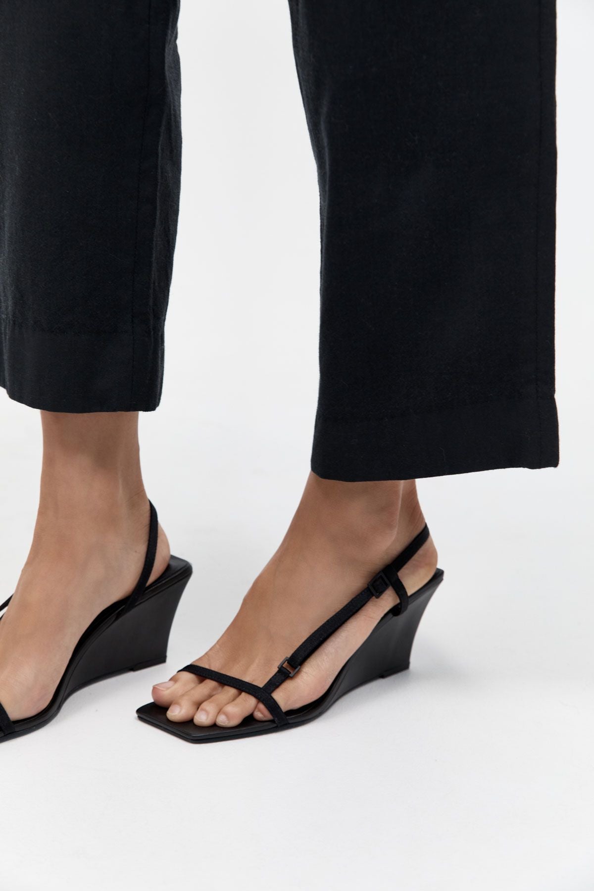 ST. AGNI | Brasserie Wedge - Black