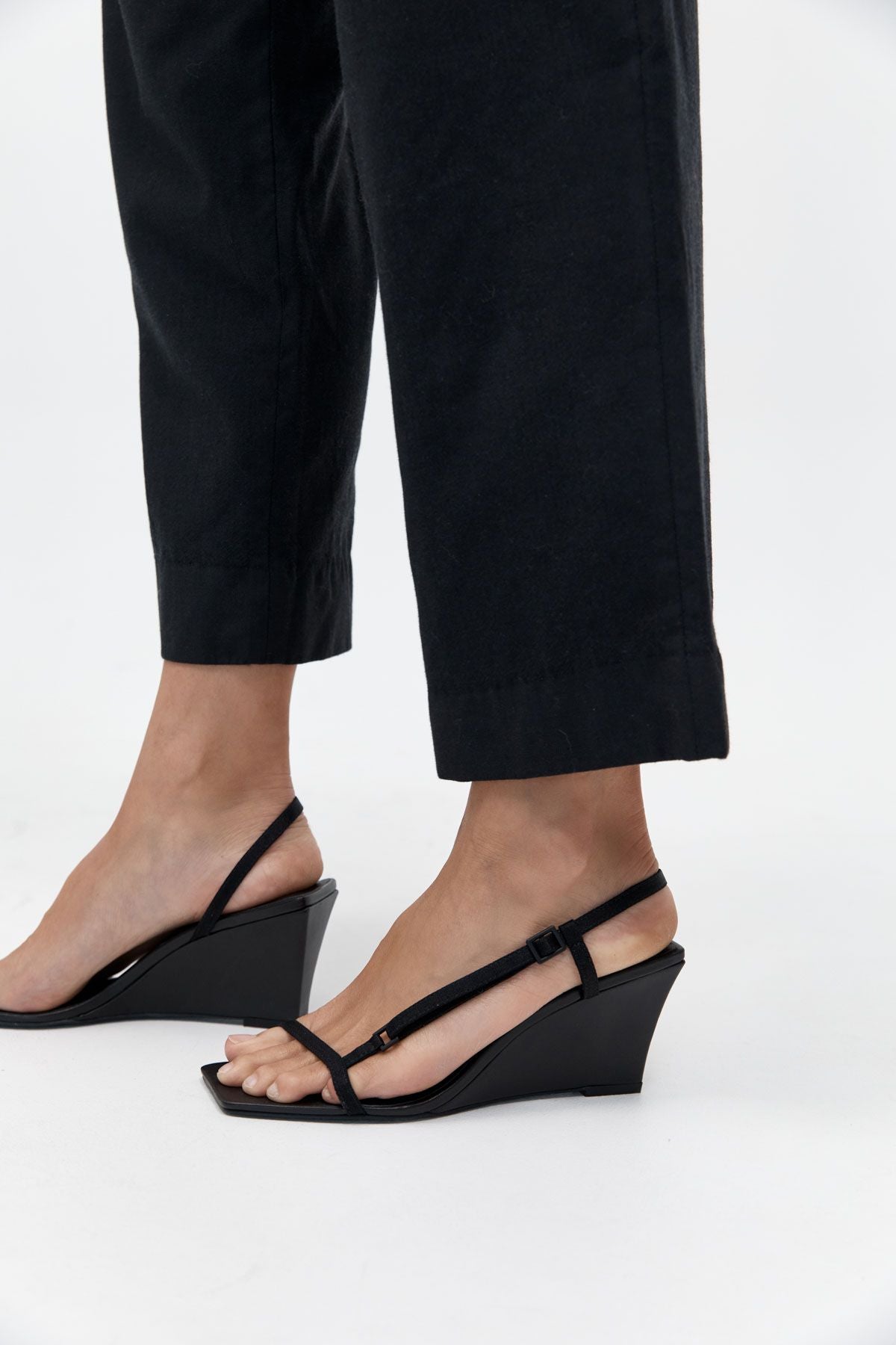 ST. AGNI | Brasserie Wedge - Black